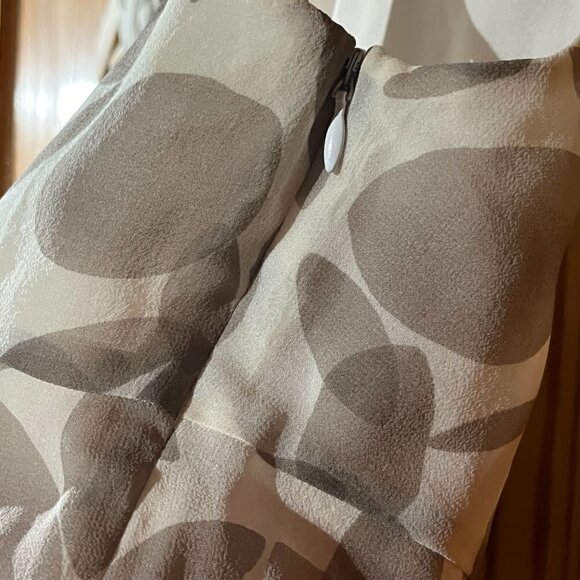 ETCETERA 100% Silk Luxury Ivory and Taupe Sleeveless Shell Tank Cami Size 8 - Picture 6 of 10